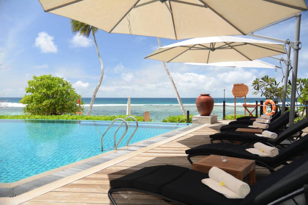 dt infinity pool area