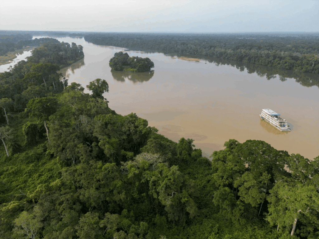 Boat on the Alima River 1