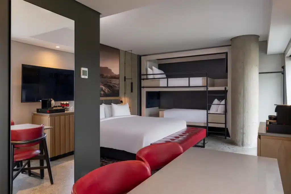 16256 113962 f87782114 4K.jpg