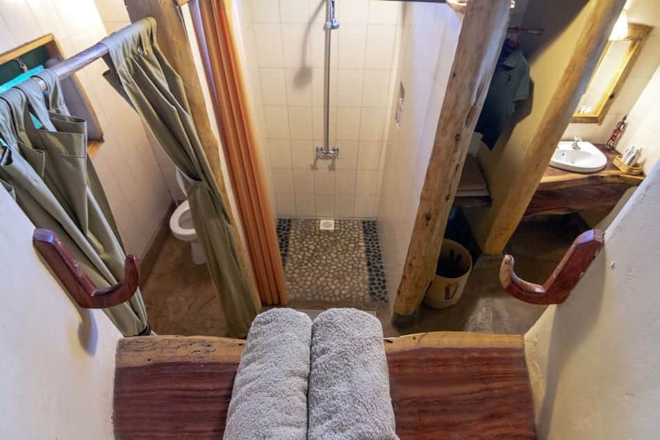 KiboSafariCamp 950 IMG 0276 BATHROOM