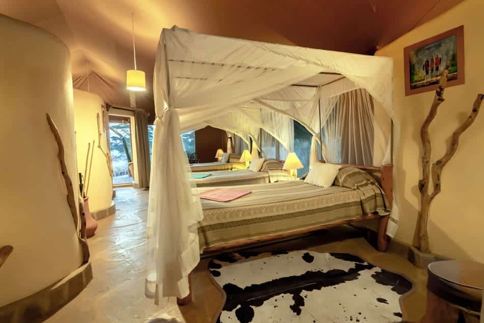 KiboSafariCamp 950 IMG 0857 HDR TRIPLE