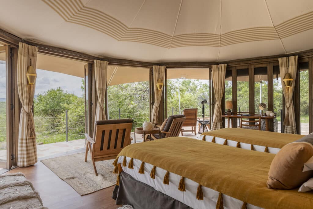 Nina twin tent front view