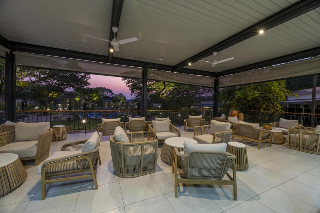 Waterfalls Lodge Outside Lounge