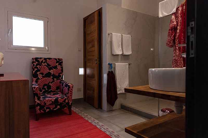 hotel maison rouge cotonou benin suite junior piscine 00001