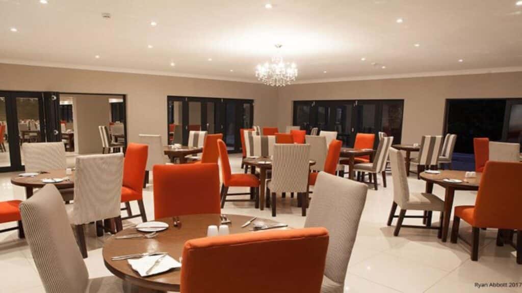 restaurant 4 1 750x401 1