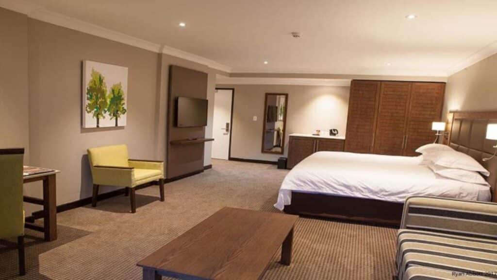 superior executive 2 750x401 1