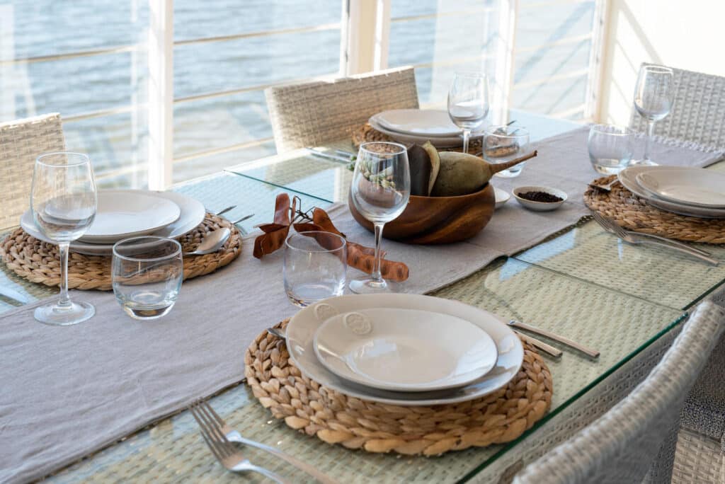 Chobe Princess Dining table setup