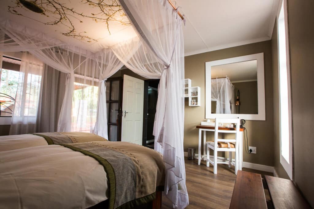 kalahari anib lodge 5