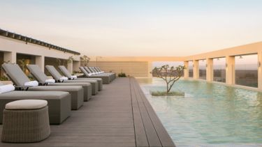 nbofa rooftop pool 1019 Wide Hor