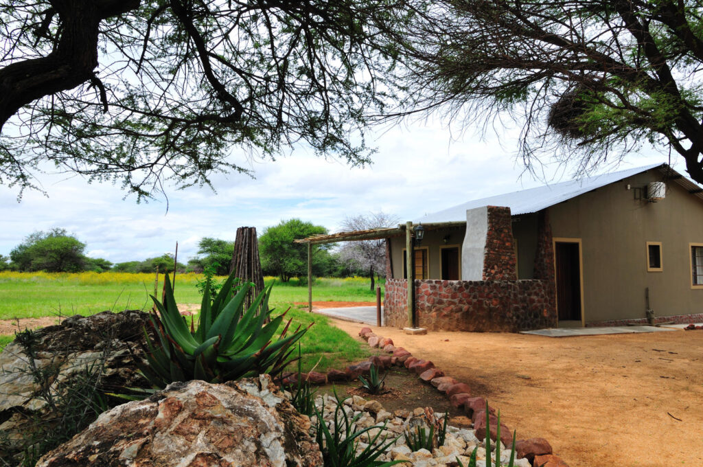 otjiwa safari lodge resdest namibia otjiwarongo central region chalet3