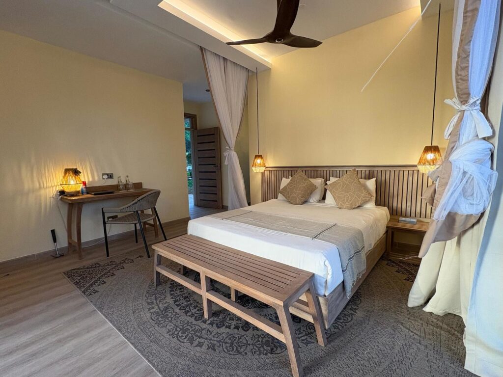 1754985755997aruba club wing 6