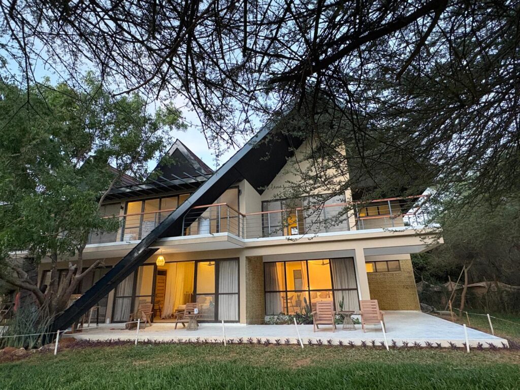 1754985756001aruba club wing 1